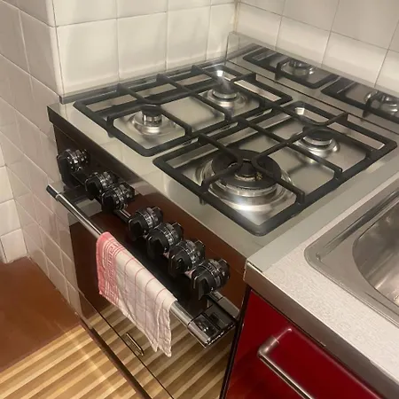Confortevole Con Costosa Ristrutturazione In Viale Massenzio Masia Hotel *