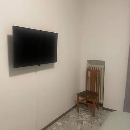 Hotel Confortevole Con Costosa Ristrutturazione In Viale Massenzio Masia