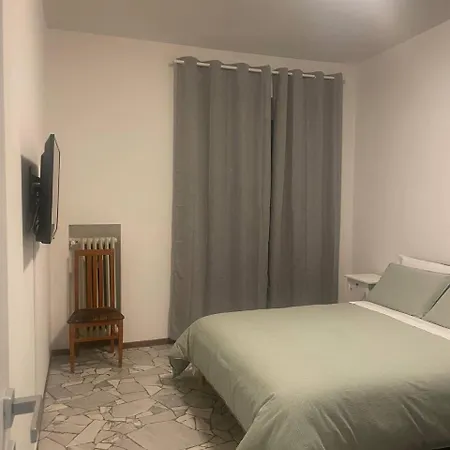 Confortevole Con Costosa Ristrutturazione In Viale Massenzio Masia Hotel *