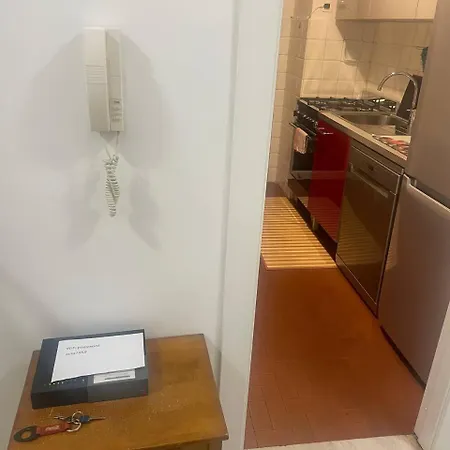 Confortevole Con Costosa Ristrutturazione In Viale Massenzio Masia *