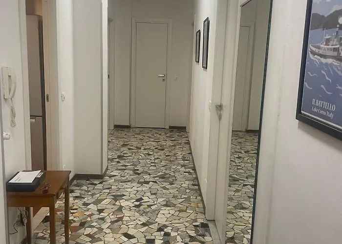 Confortevole Con Costosa Ristrutturazione In Viale Massenzio Masia * Como
