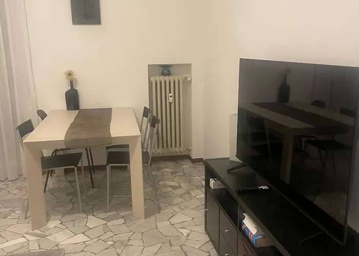 Hotel Confortevole Con Costosa Ristrutturazione In Viale Massenzio Masia *