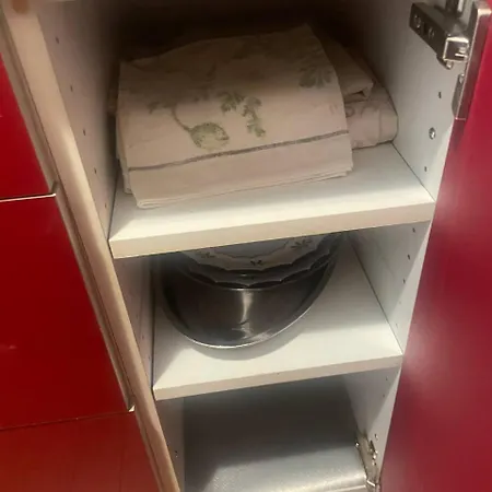 Confortevole Con Costosa Ristrutturazione In Viale Massenzio Masia