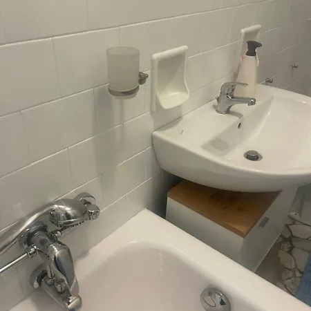 酒店 Confortevole Con Costosa Ristrutturazione In Viale Massenzio Masia