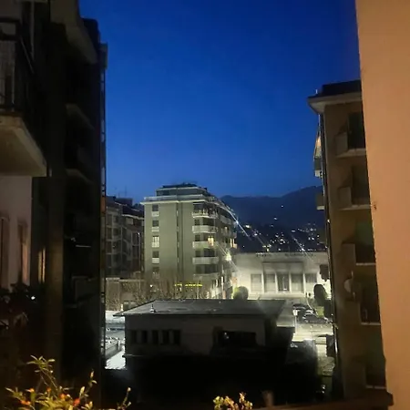 酒店 Confortevole Con Costosa Ristrutturazione In Viale Massenzio Masia 科莫