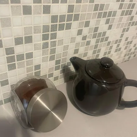 Confortevole Con Costosa Ristrutturazione In Viale Massenzio Masia קומו