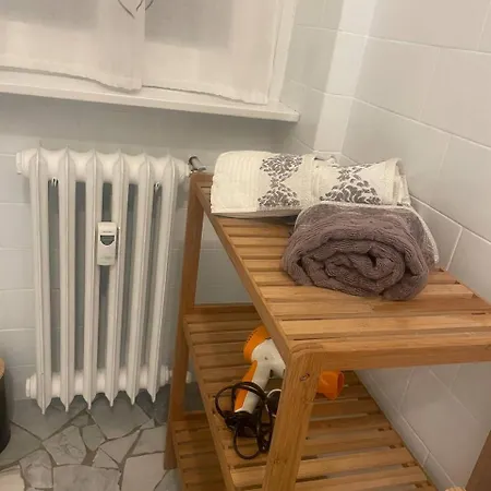 酒店 Confortevole Con Costosa Ristrutturazione In Viale Massenzio Masia 科莫