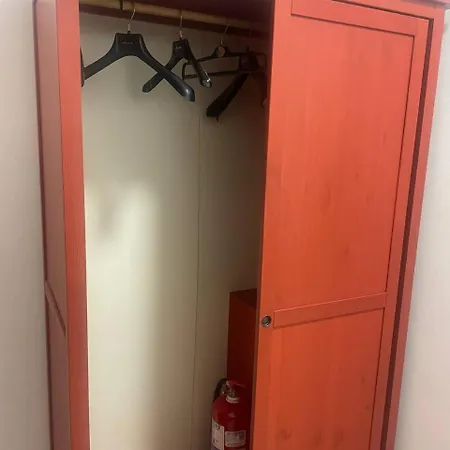 Confortevole Con Costosa Ristrutturazione In Viale Massenzio Masia מלון קומו